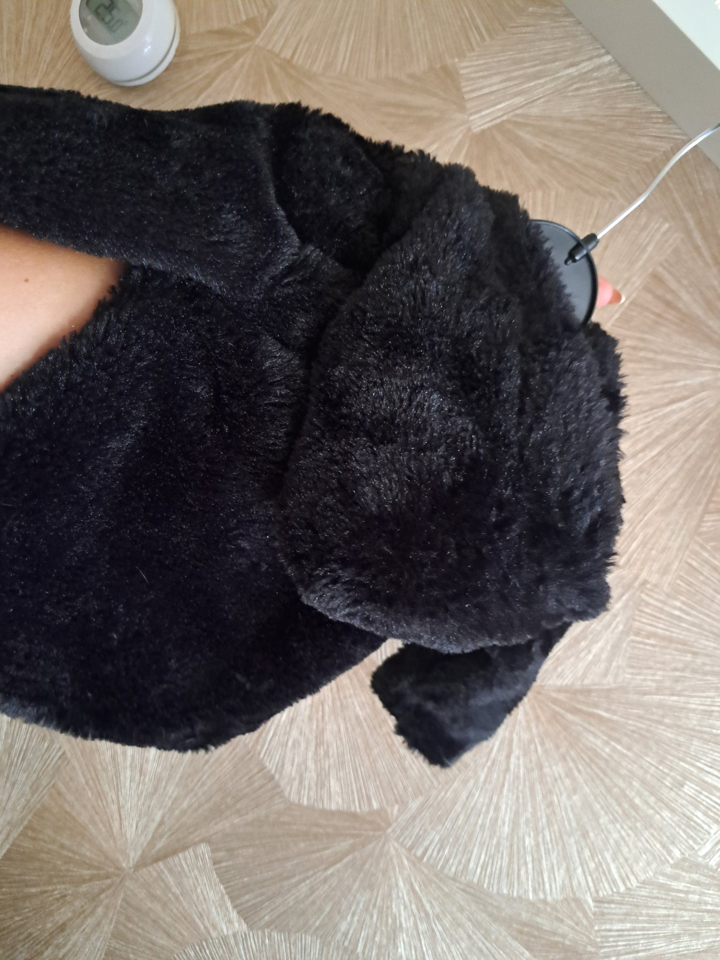 Zwart fluffy jasje 🖤