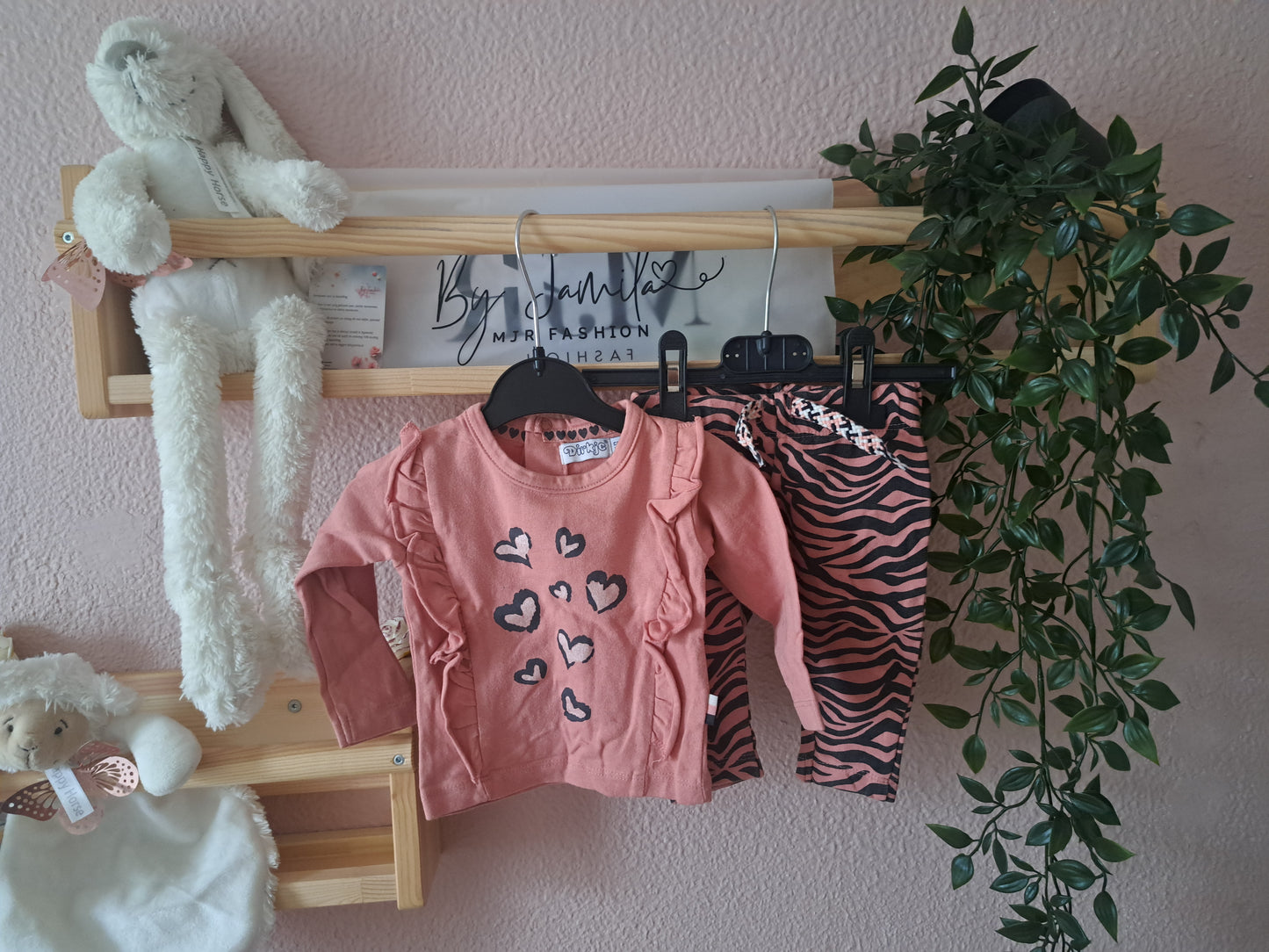 Trui en strepenbroekje - TE lief 🐆