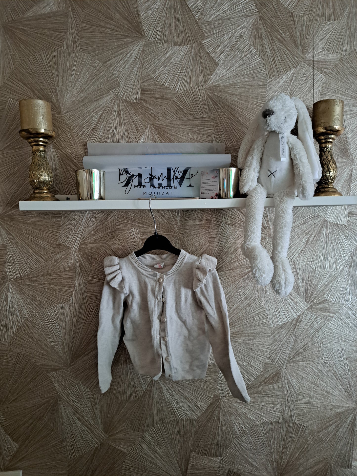 Beige vestje met ruffle mouwtjes 🪶