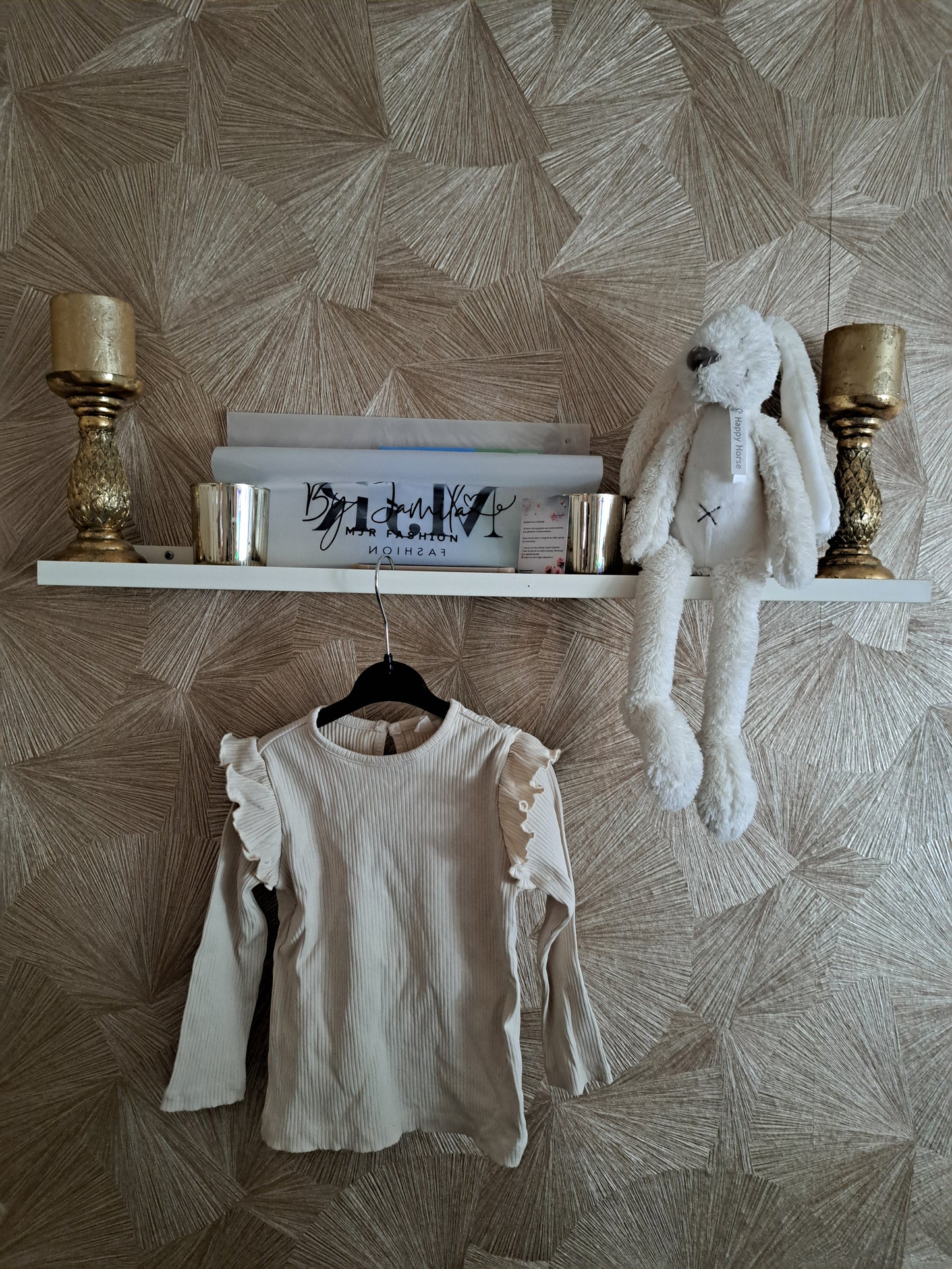 Beige shirt met ruffle mouwtjes 🪶