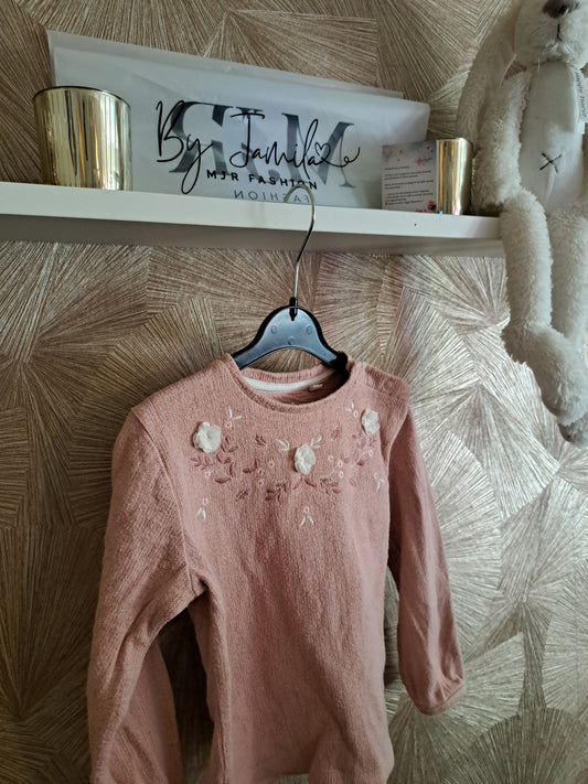 Lekker gevoerd truitje met bloemetjes 🌸