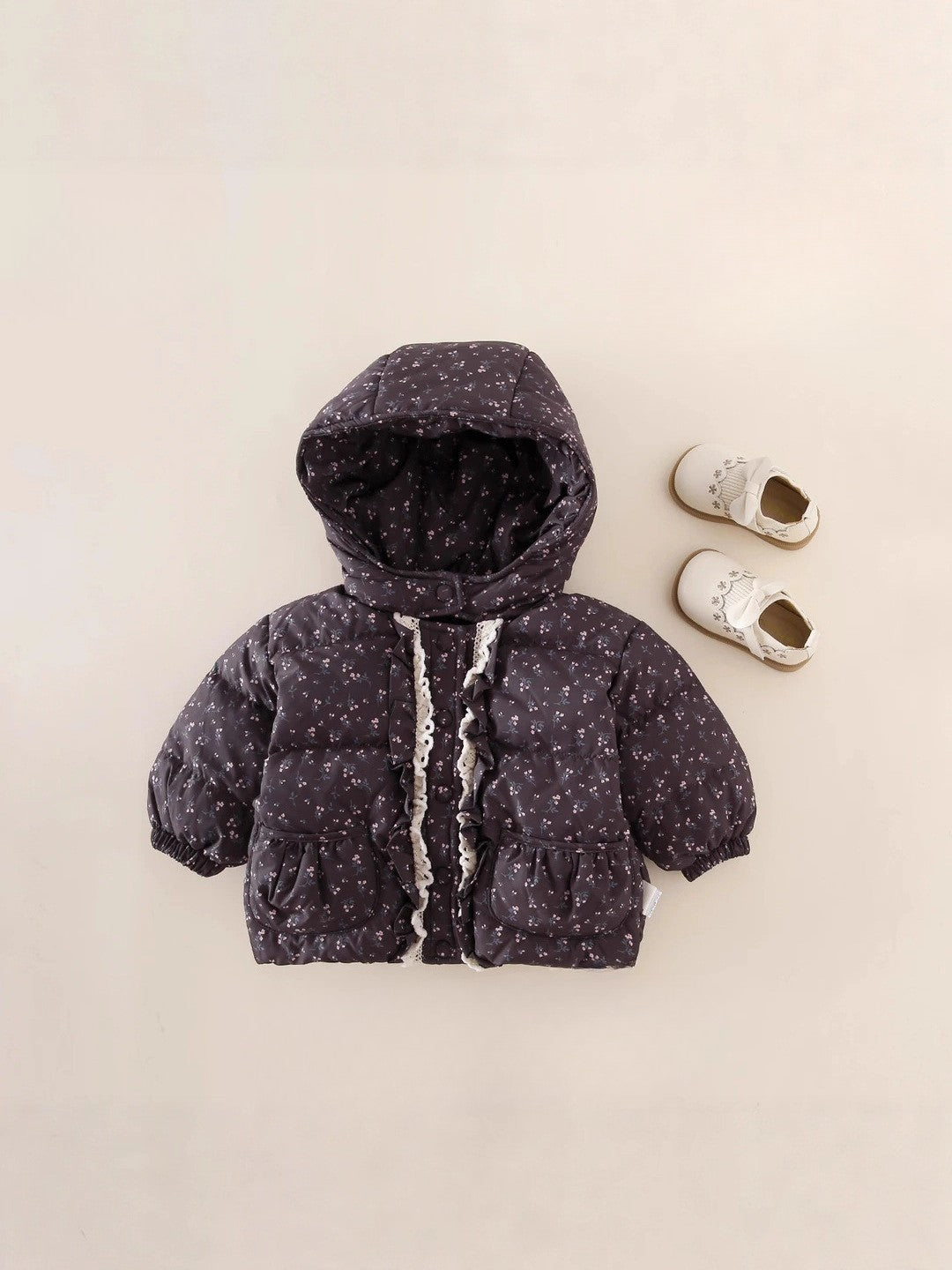 🌸 By Jamila – Zwart/Grijs Jasje met Bloemetjes “Midnight Bloom”