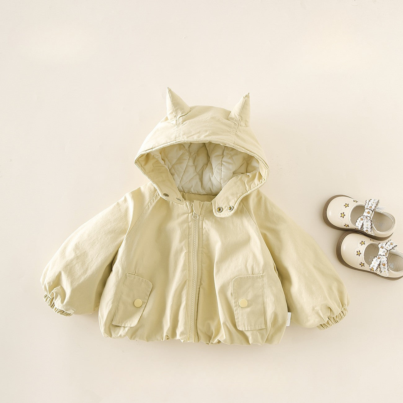 ByJamila – Geel & Roze Herfstjasje met Oortjes “Sweet Bunny” 🐰