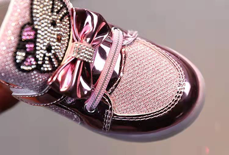 ByJamila - Bling Bling Hello Kitty Sneakers met Lampjes 💖👟