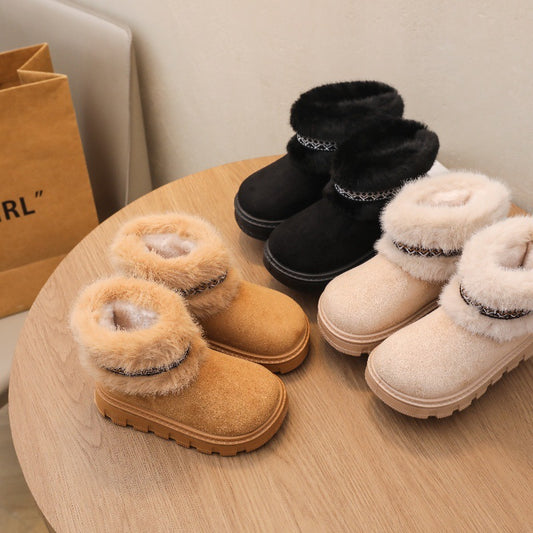 ByJamila – Baby Uggs Omringd door Bond “Cozy Fur” 🐾