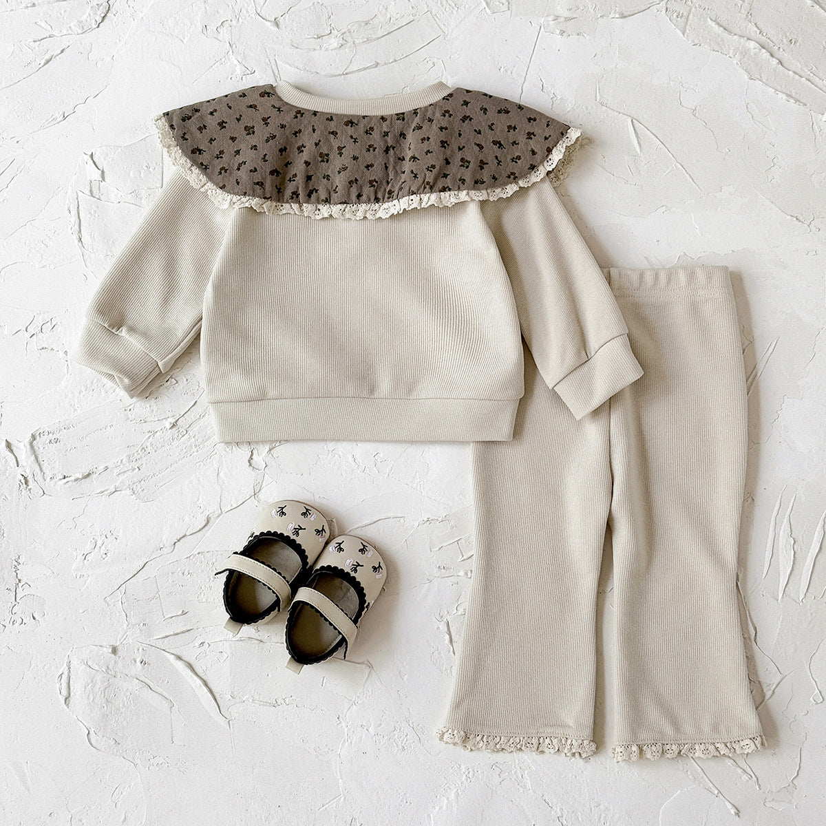 ByJamila – Two-Piece Set met Schattig Kraagje 🤍🎀