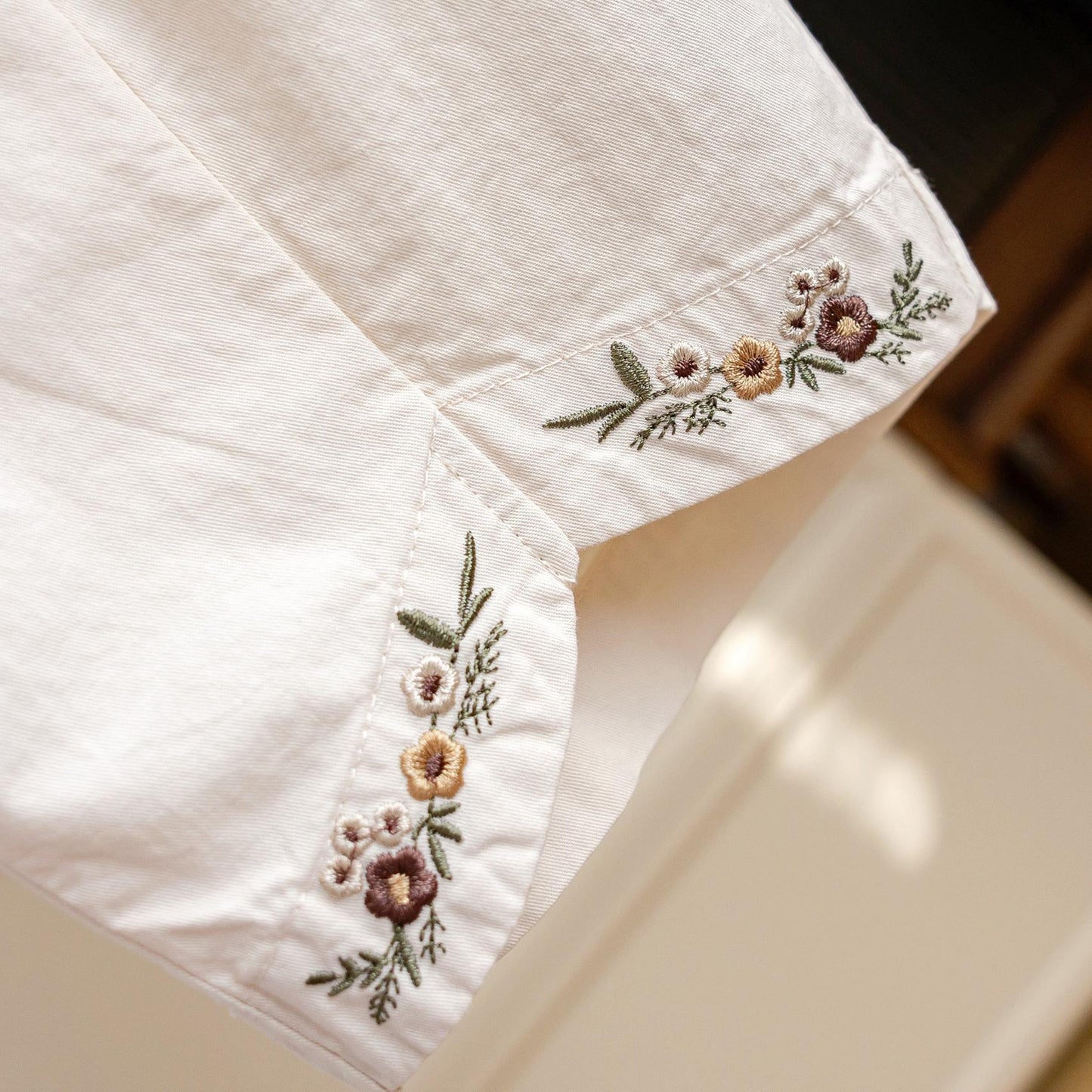 ByJamila - T-Shirt met Corduroy & Bloemetjes 🌸🤎