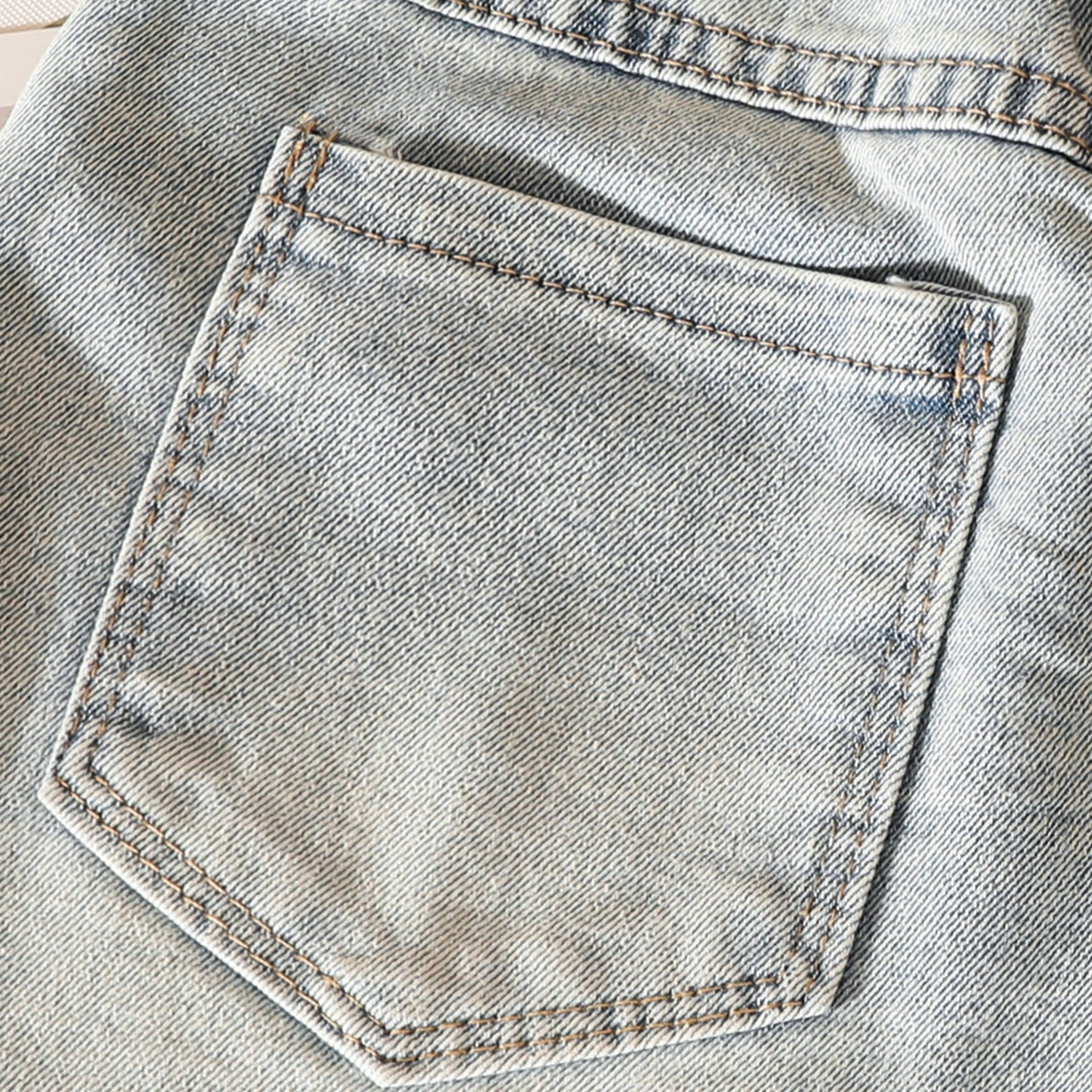 ByJamila - Jeans met Speelse Prints 👖✨