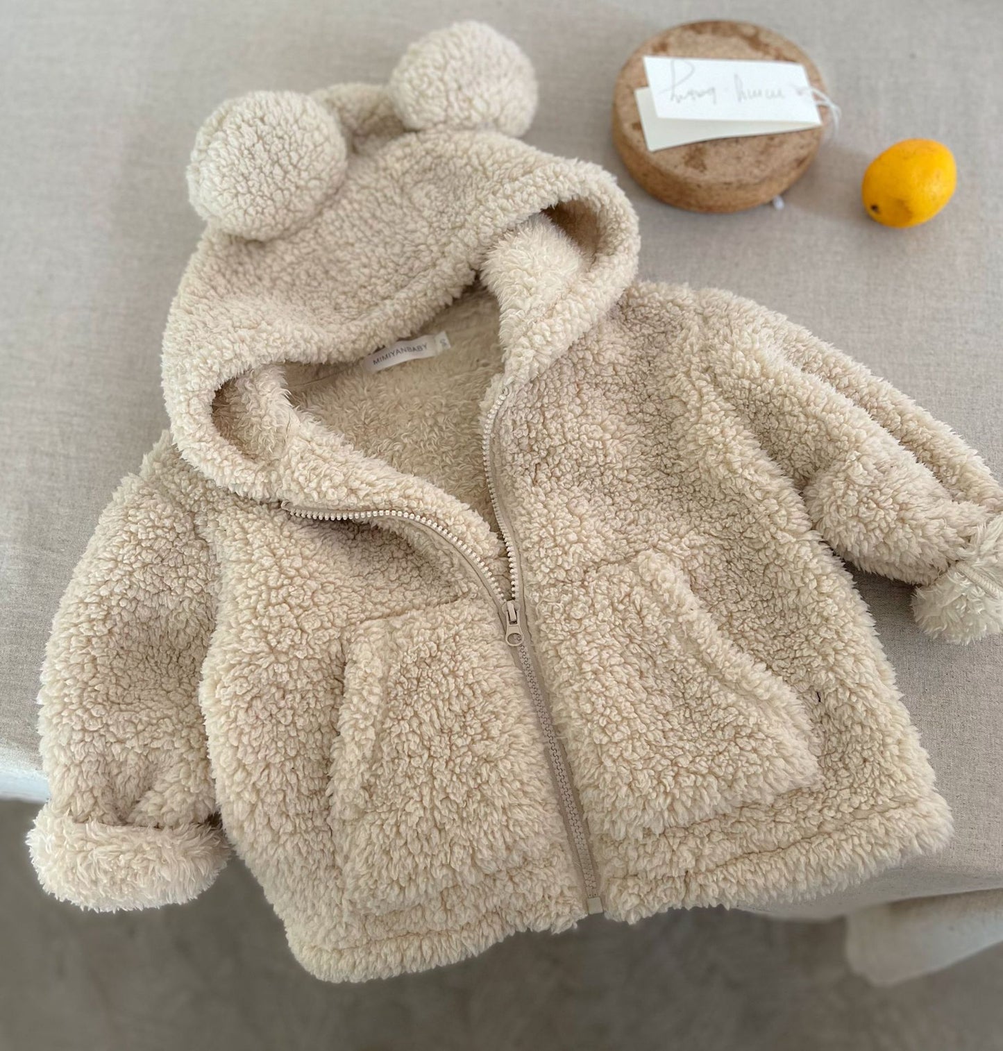 ByJamila – Lekker Fluffy Vest met Berenoortjes 🐻✨