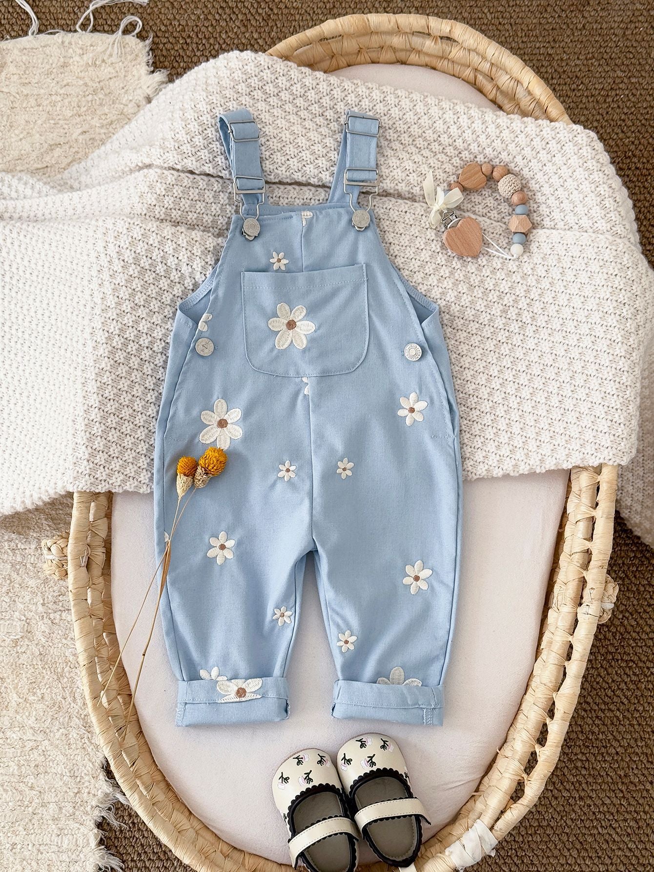 ByJamila – Baby Overalls met Bloemenborduursel 🌸🤍