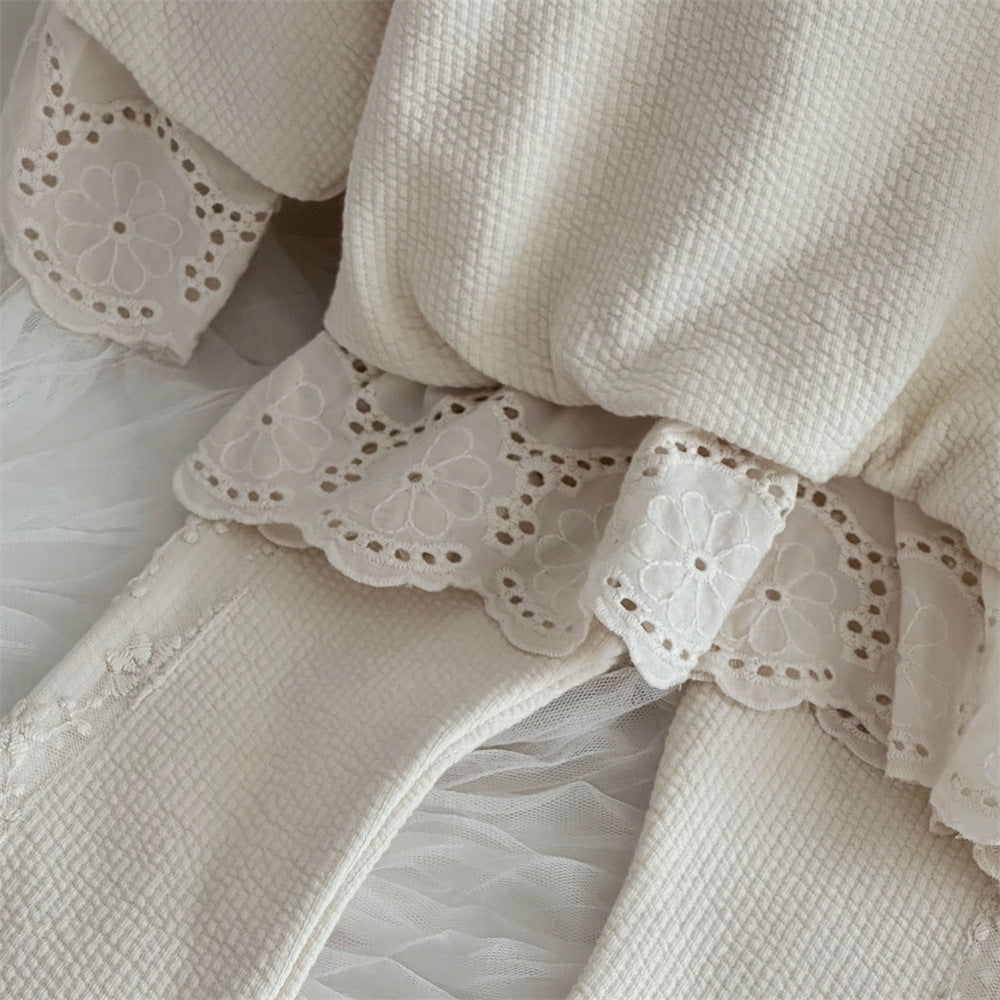 ByJamila – Cozy Set met Broderie Kraagje & Flair Broekje 🌸💖