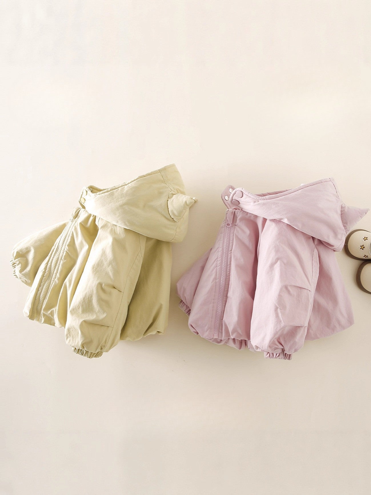 ByJamila – Geel & Roze Herfstjasje met Oortjes “Sweet Bunny” 🐰