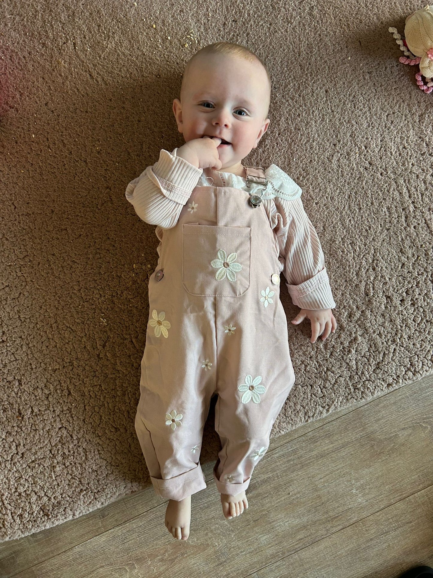 ByJamila – Baby Overalls met Bloemenborduursel 🌸🤍